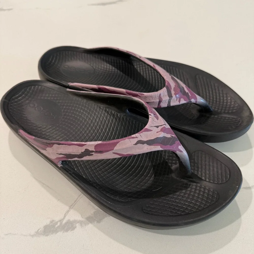 OOFOS OOriginal Recovery Sandals Womens 10 EU 41 Black‎ Purple Camo Flip Flops